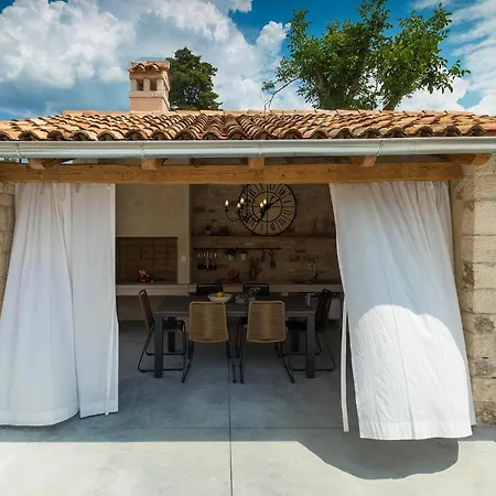 Kurili No14 Σπίτι διακοπών Ρόβινι