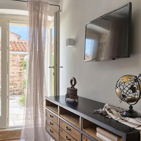 Kurili No14 * Ρόβινι