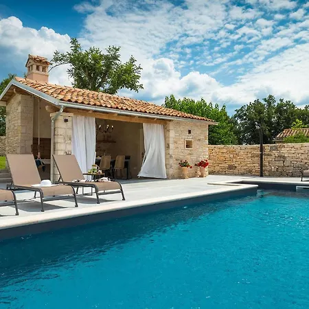 Kurili No14 Holiday home *