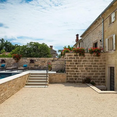 Kurili No14 Holiday home *
