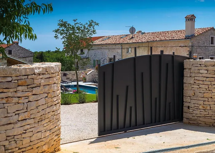 Hébergement de vacances Kurili No14 *